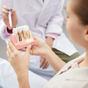 三重県鈴鹿市大木歯科医院のインプラントについて-インプラント治療に関するQ & A