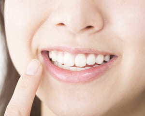大人になってはじめる矯正治療についてのメリットは？：美しい歯並びを手に入れようのイメージ