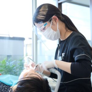 鈴鹿市の歯医者「大木歯科医院」のブログ-外れない総入れ歯(IOD)のメンテナンス完全ガイド｜清掃・頻度・注意点のイメージ