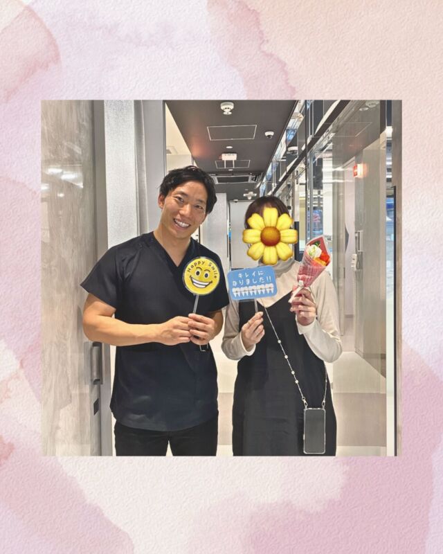 ・
【四日市院でも続々と！】
昨日、ワイヤー矯正が終了した患者様との記念撮影💐
おめでとうございます🦷
お口元がすっきりして、ますますステキな笑顔に📸
歯並びが変わると表情も、気持ちも、自然と前向きになりますね😆
これからのリテーナーでの保定治療も引き続きよろしくお願いいたします😊 

日曜日も矯正相談対応可能です！
ぜひ一度ご連絡ください📞

#歯列矯正 #矯正完了 #笑顔に自信 #人生が変わる矯正 #やってよかった #ブラオフ #鈴鹿歯医者 #四日市歯医者 #鈴鹿矯正 #歯科衛生士 #四日市矯正
#歯科医師募集 #インプラント #矯正女子 #矯正女子と繋がりたい